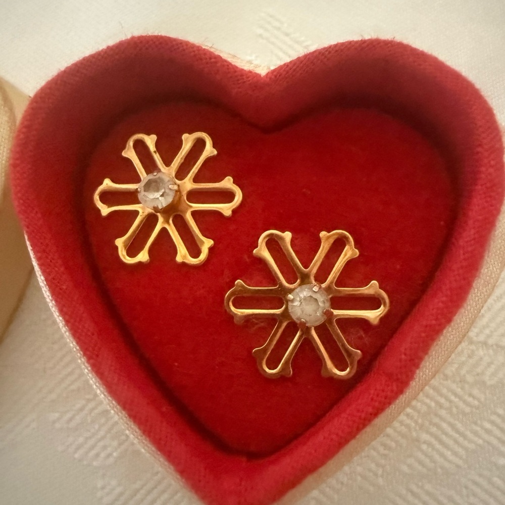 Vintage Avon Gold and Silver Snowflake Earrings